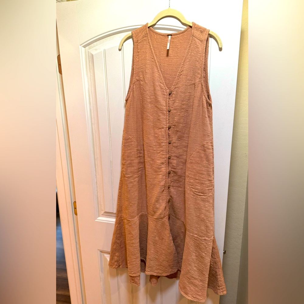 Free people Valerie Vest Dress size small. Color: iced chai